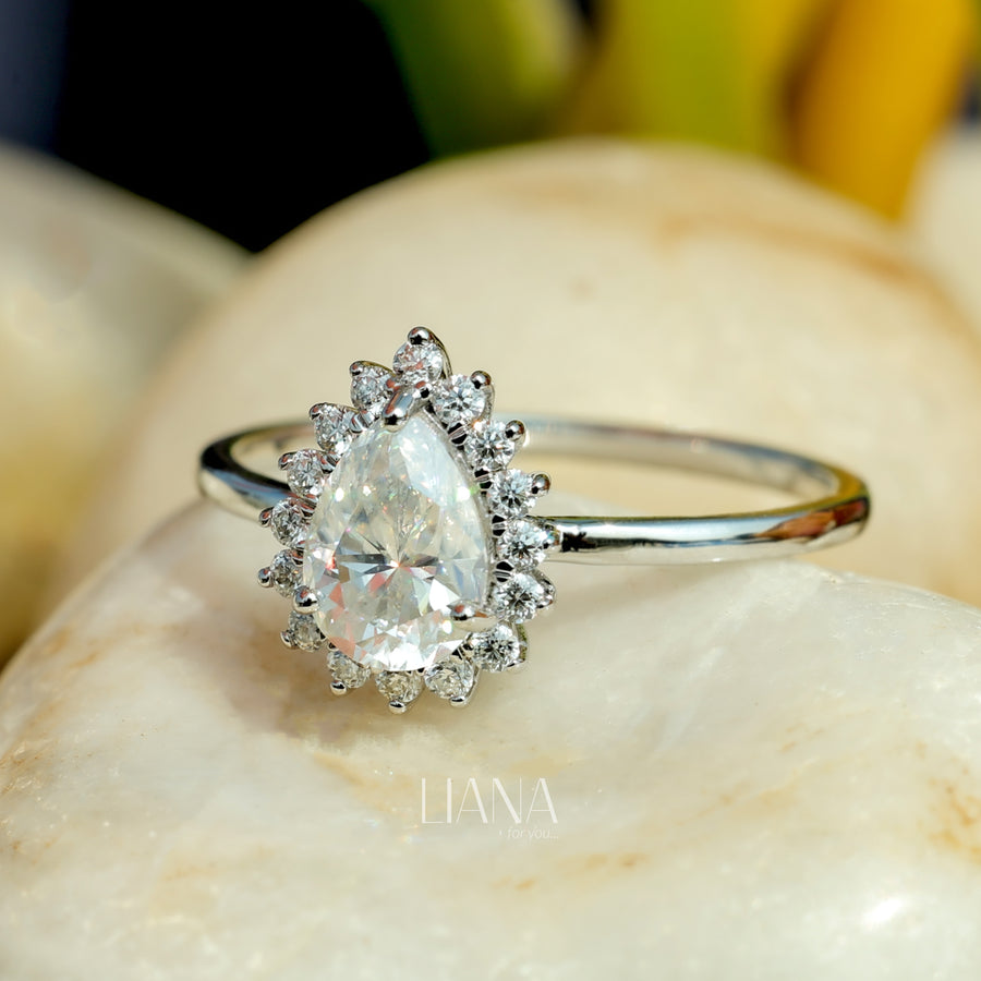 Pear Cut Lab Grown Diamond Halo Engagement Ring 0.91 CTW Solid Gold Handmade Ring Proposal Ring Anniversary Ring
